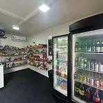 Apartamento Com 2 Dormitorios, 1 Vaga De Garagem E Mercadinho 24Hrs, Em Otima Localizacao!